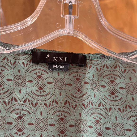 Forever 21 Green and Black Patterned Blouse - Picture 3 of 8